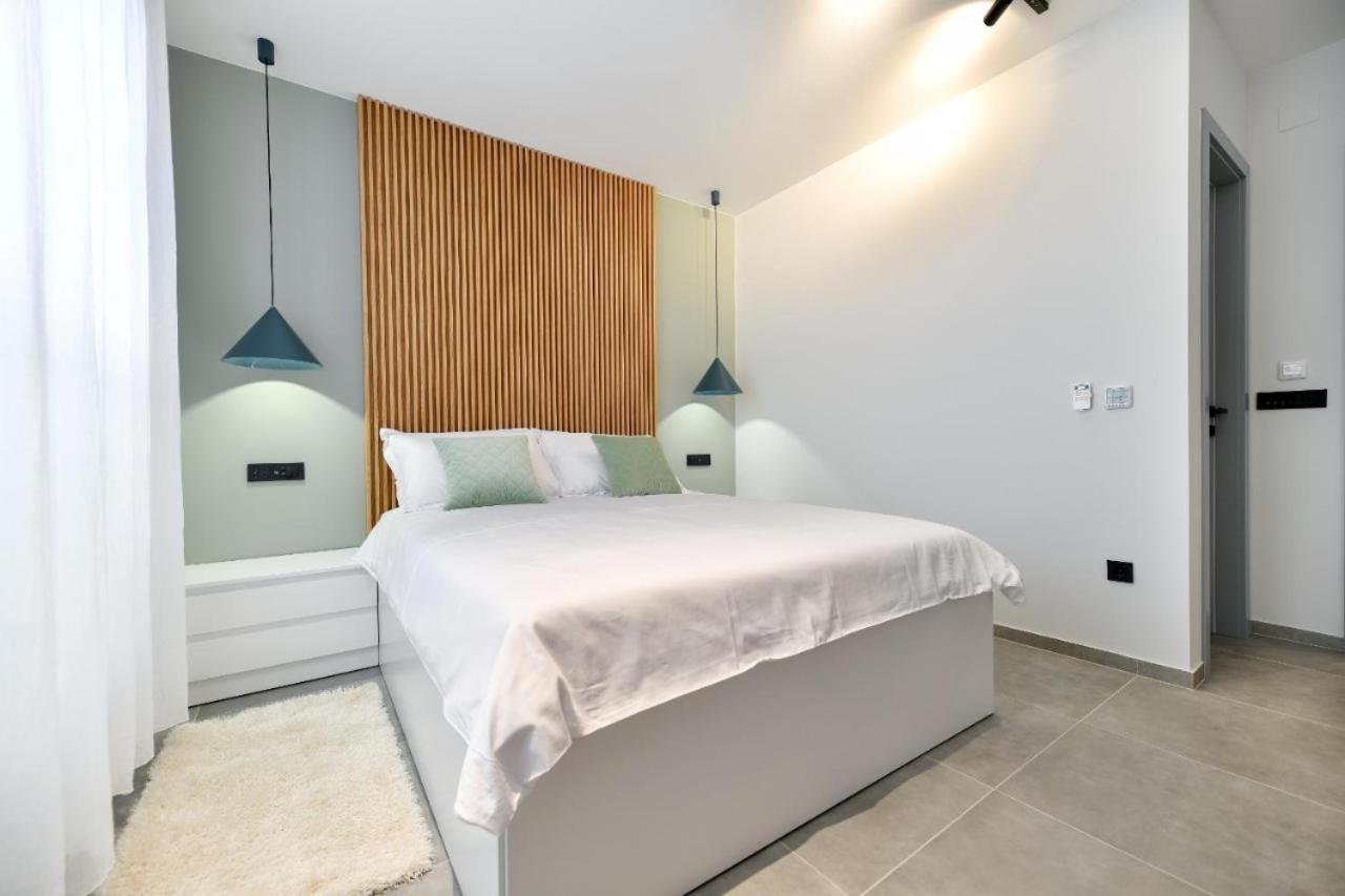 Maris Accommodation By Belmont Realty 扎达尔 外观 照片
